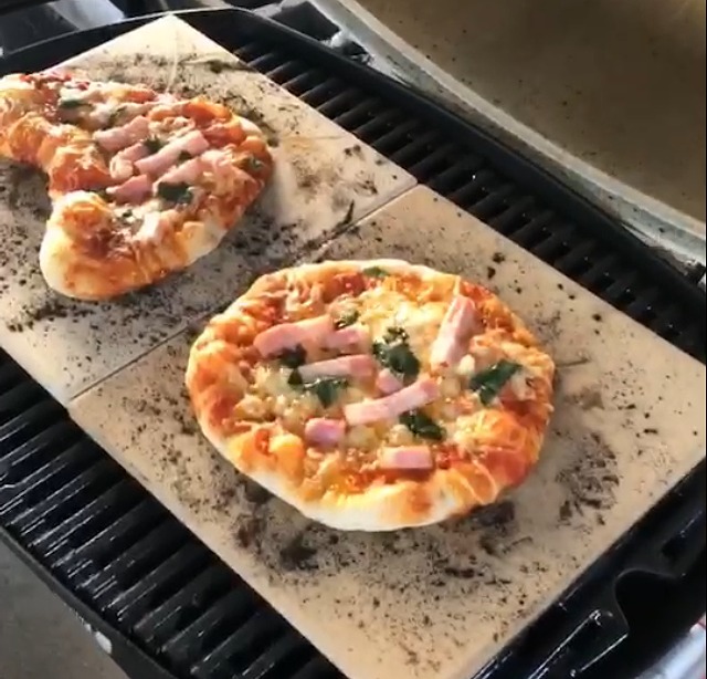 ガスグリルで焼くピザ - きっかけはWeberグリル